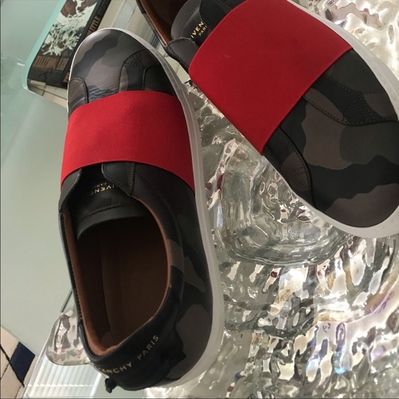 GIVENCHY - Picture 5 of 7